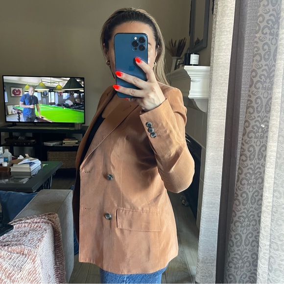 SMYTHE | DB TUCK IN BLAZER IN BROWN SIZE: 2 - Picture 3 of 8